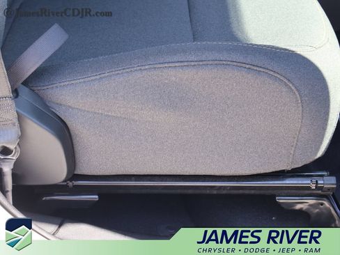 Used 2024 Jeep Wrangler Unlimited AWD/4WD image 9