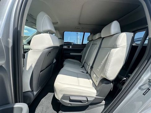 Used 2024 Hyundai Santa Fe Limited AWD/4WD image 17