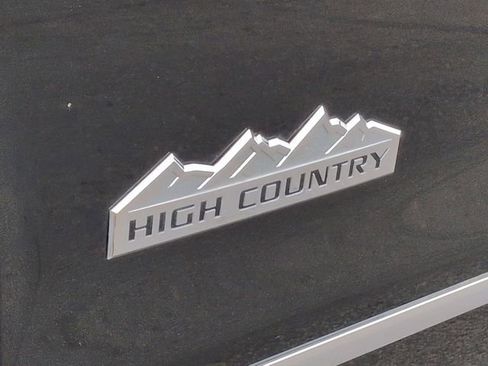 Used 2017 Chevrolet Silverado 1500 High Country AWD/4WD image 31