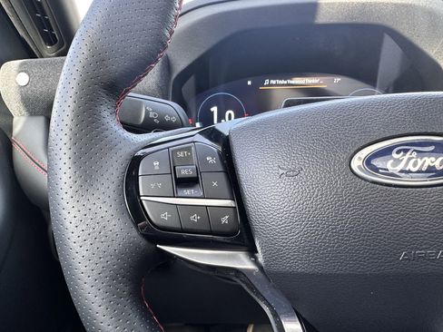 Used 2025 Ford Explorer ST image 12