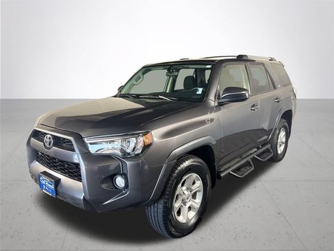 Used 2019 Toyota 4Runner SR5 w/ Convenience Package AWD/4WD image 2