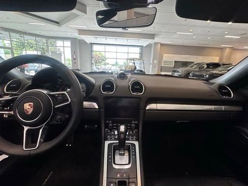 Used 2024 Porsche 718 Boxster RWD image 26