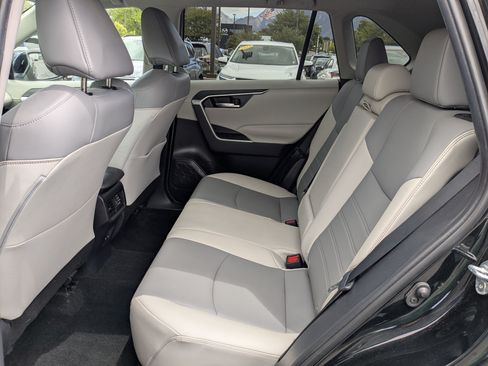 Used 2020 Toyota RAV4 XLE Premium w/ All Weather Liner Package FWD image 29