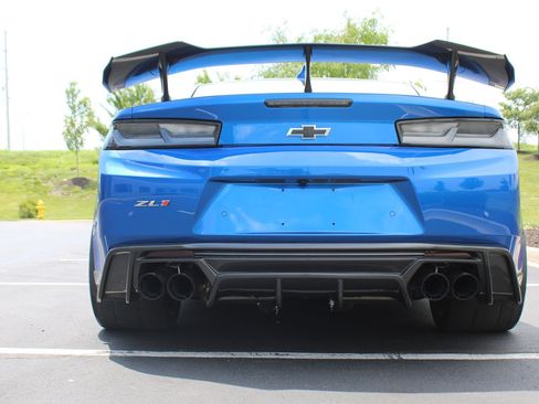 Used 2018 Chevrolet Camaro ZL1 RWD image 32