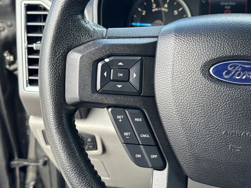 Used 2016 Ford F150 XLT w/ Equipment Group 302A Luxury image 31