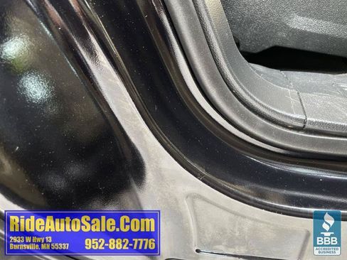 Used 2017 Ford Explorer XLT w/ Equipment Group 201A AWD/4WD image 30