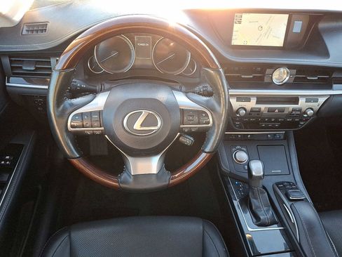 Used 2018 Lexus ES 350 w/ Ultra Luxury Package image 11