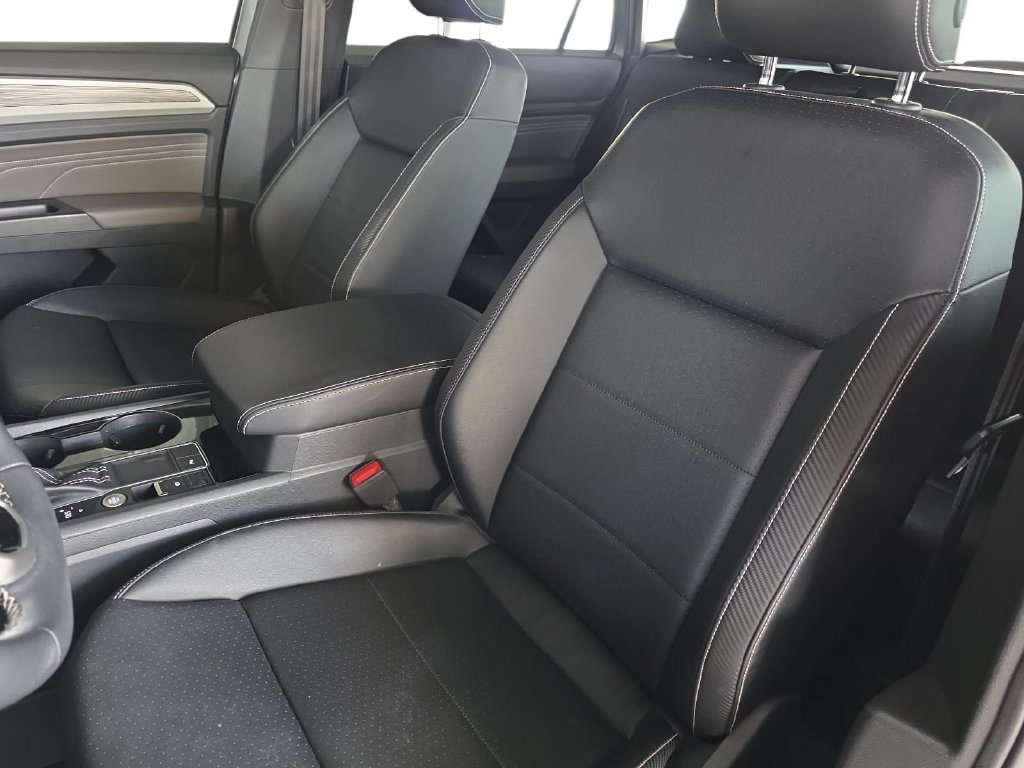 Used 2023 Volkswagen Atlas Cross Sport SE FWD image 13
