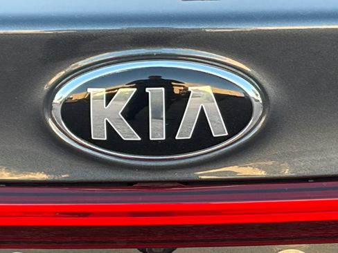 Used 2020 Kia Forte LXS FWD image 6