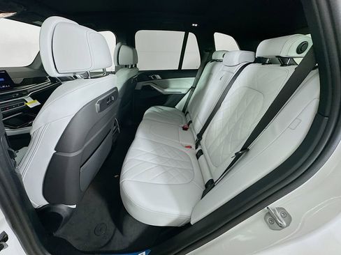 New 2026 BMW X5 xDrive40i w/ Climate Comfort Package image 32