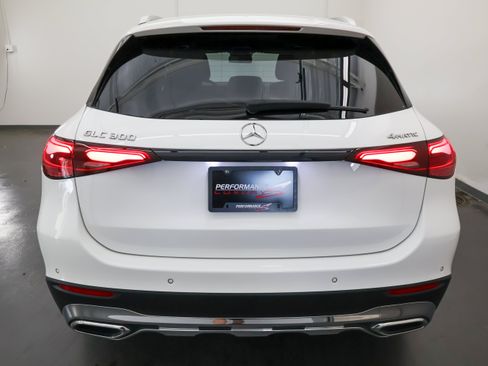 Used 2023 Mercedes-Benz GLC 300 4MATIC image 4