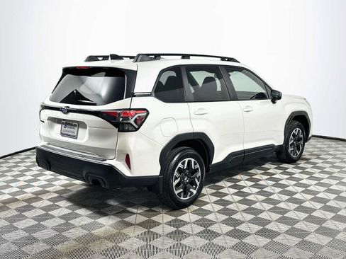 Certified 2026 Subaru Forester Premium w/ Base/Premium Package AWD/4WD image 7