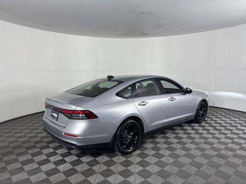 Used 2025 Honda Accord SE image 4