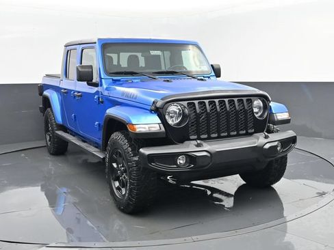 Used 2021 Jeep Gladiator Sport AWD/4WD image 3