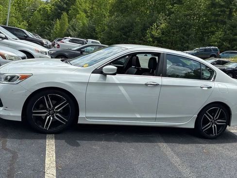 Used 2017 Honda Accord Sport Special Edition image 3
