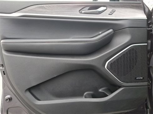 Used 2022 Jeep Grand Cherokee Limited image 12