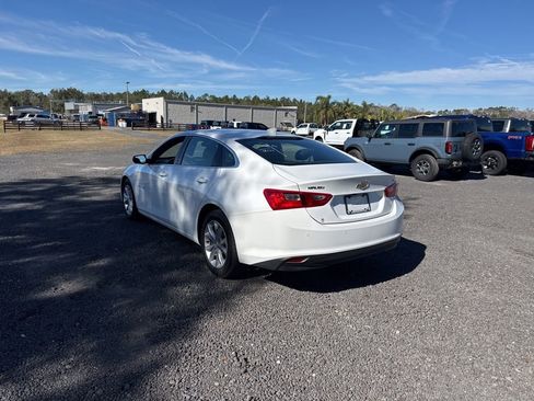 Used 2025 Chevrolet Malibu LT image 3