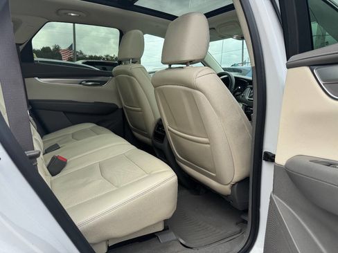 Used 2017 Cadillac XT5 Luxury w/ Driver Awareness Package image 25