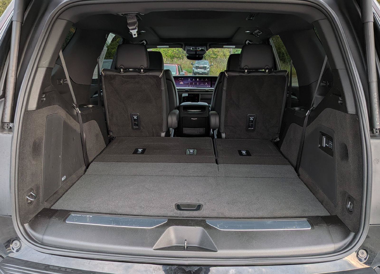 Used 2026 Cadillac Escalade Sport AWD/4WD image 10