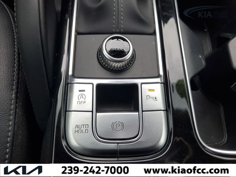 Certified 2024 Kia Telluride EX w/ EX Captain's Chair Package FWD image 26
