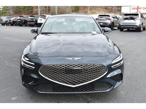 Used 2025 Genesis G70 2.5T image 7