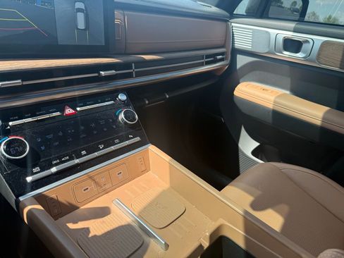 Used 2026 Hyundai Santa Fe Limited AWD/4WD image 15