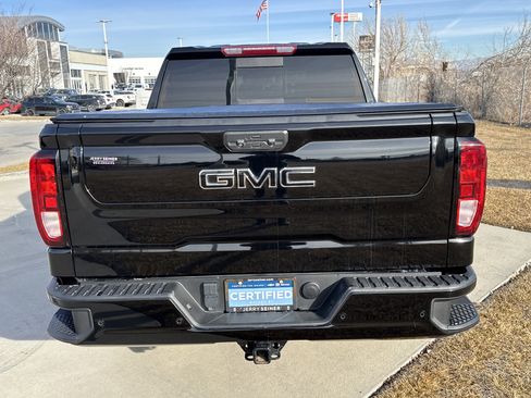 Used 2022 GMC Sierra 1500 Elevation w/ Elevation Premium Package image 4