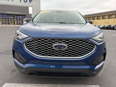 Used 2023 Ford Edge SE image 2