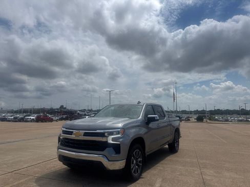 Used 2023 Chevrolet Silverado 1500 LT AWD/4WD image 8