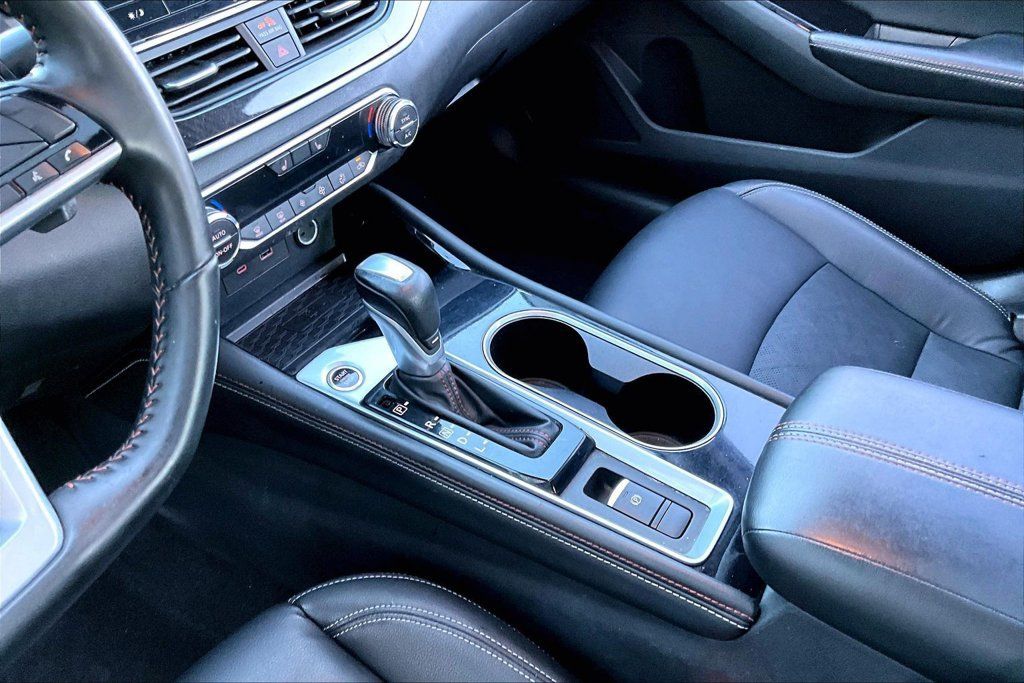 Used 2025 Nissan Altima 2.5 SR w/ SR Premium Package AWD/4WD image 16