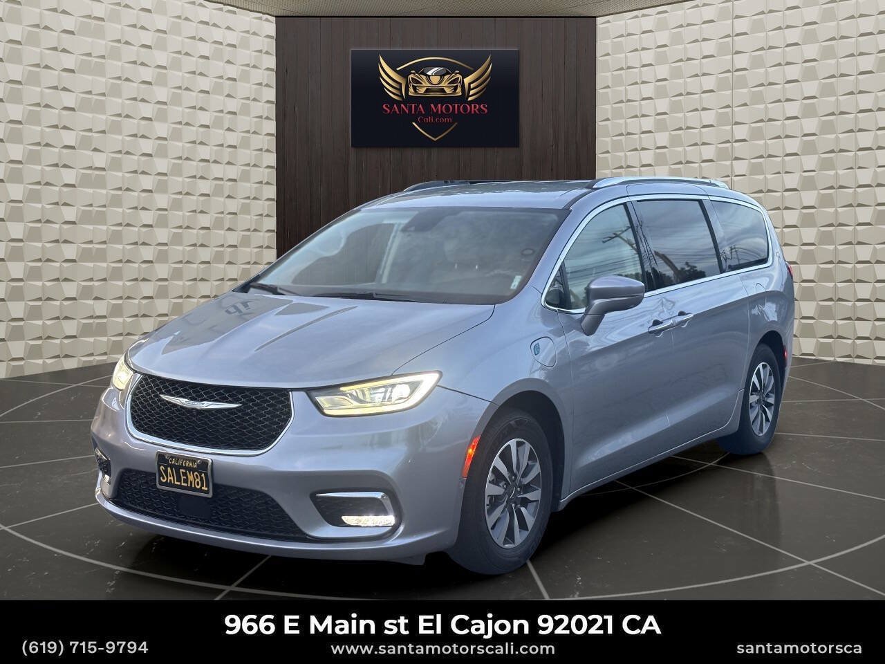 Used 2021 Chrysler Pacifica Touring-L FWD image 1