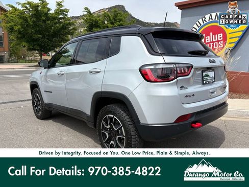 Used 2025 Jeep Compass Trailhawk AWD/4WD image 5