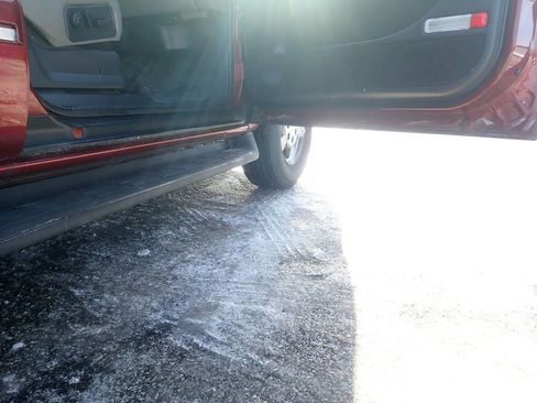 Used 2002 Chevrolet Tahoe LT image 25