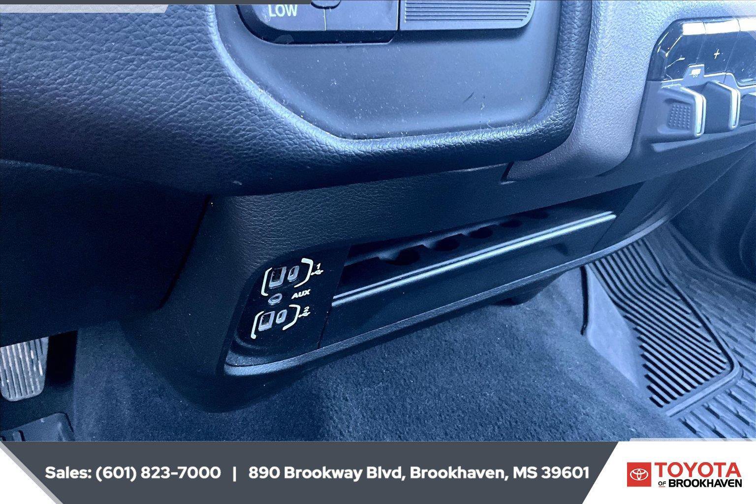 Used 2024 RAM 2500 Big Horn AWD/4WD image 23