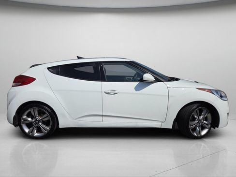 Used 2013 Hyundai Veloster w/ Tech Pkg FWD image 20