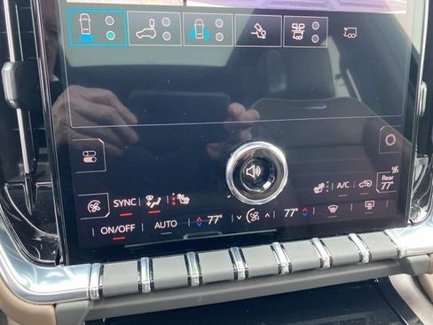 Used 2025 GMC Yukon XL Denali Ultimate w/ LPO, Floor Liner Package AWD/4WD image 29