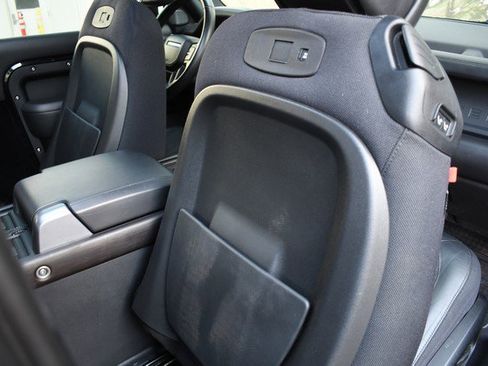 Used 2021 Land Rover Defender 90 X image 28