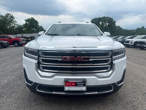 Used 2023 GMC Acadia SLT AWD/4WD image 2