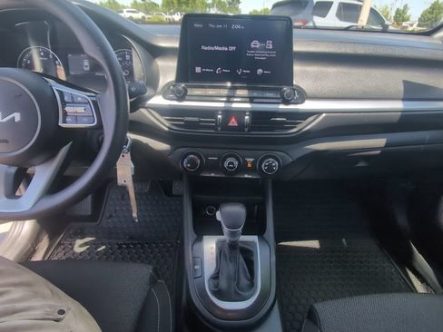Used 2022 Kia Forte LXS FWD image 19
