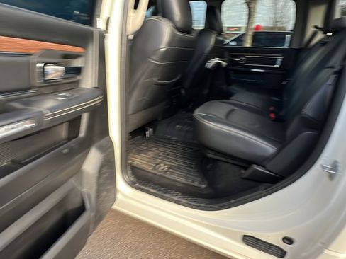 Used 2018 RAM 3500 Laramie image 24