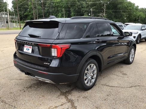New 2026 Ford Explorer Active w/ Active Comfort Package AWD/4WD image 8