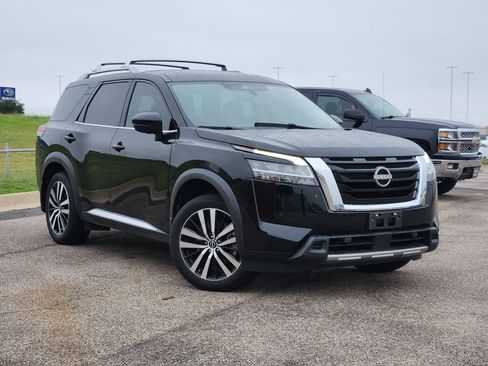 Used 2024 Nissan Pathfinder Platinum w/ Cargo Package FWD image 1