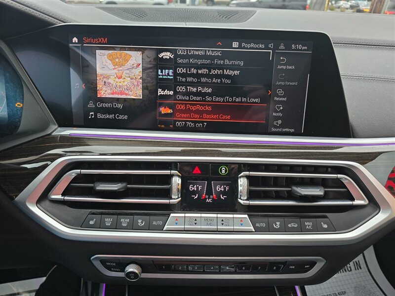 Used 2021 BMW X7 xDrive40i w/ Premium Package AWD/4WD image 7
