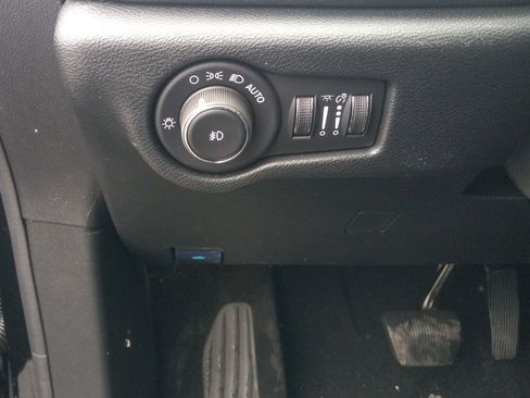 New 2026 Chrysler Pacifica Limited image 37