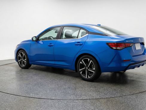 Used 2025 Nissan Sentra SV image 6