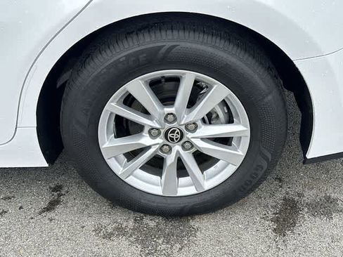 Used 2025 Toyota Camry LE image 5