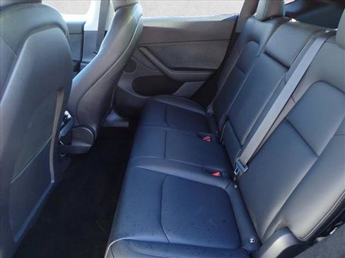 Used 2024 Tesla Model Y Long Range image 9