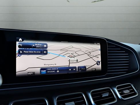 Used 2025 Mercedes-Benz GLS 450 4MATIC image 20