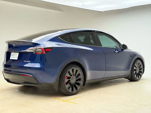 Used 2021 Tesla Model Y Performance image 23