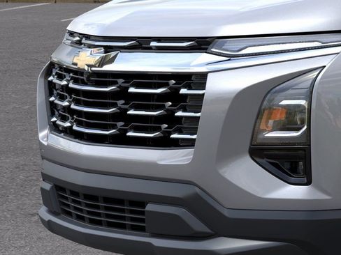 New 2026 Chevrolet Equinox LT w/ Convenience Package II FWD image 13